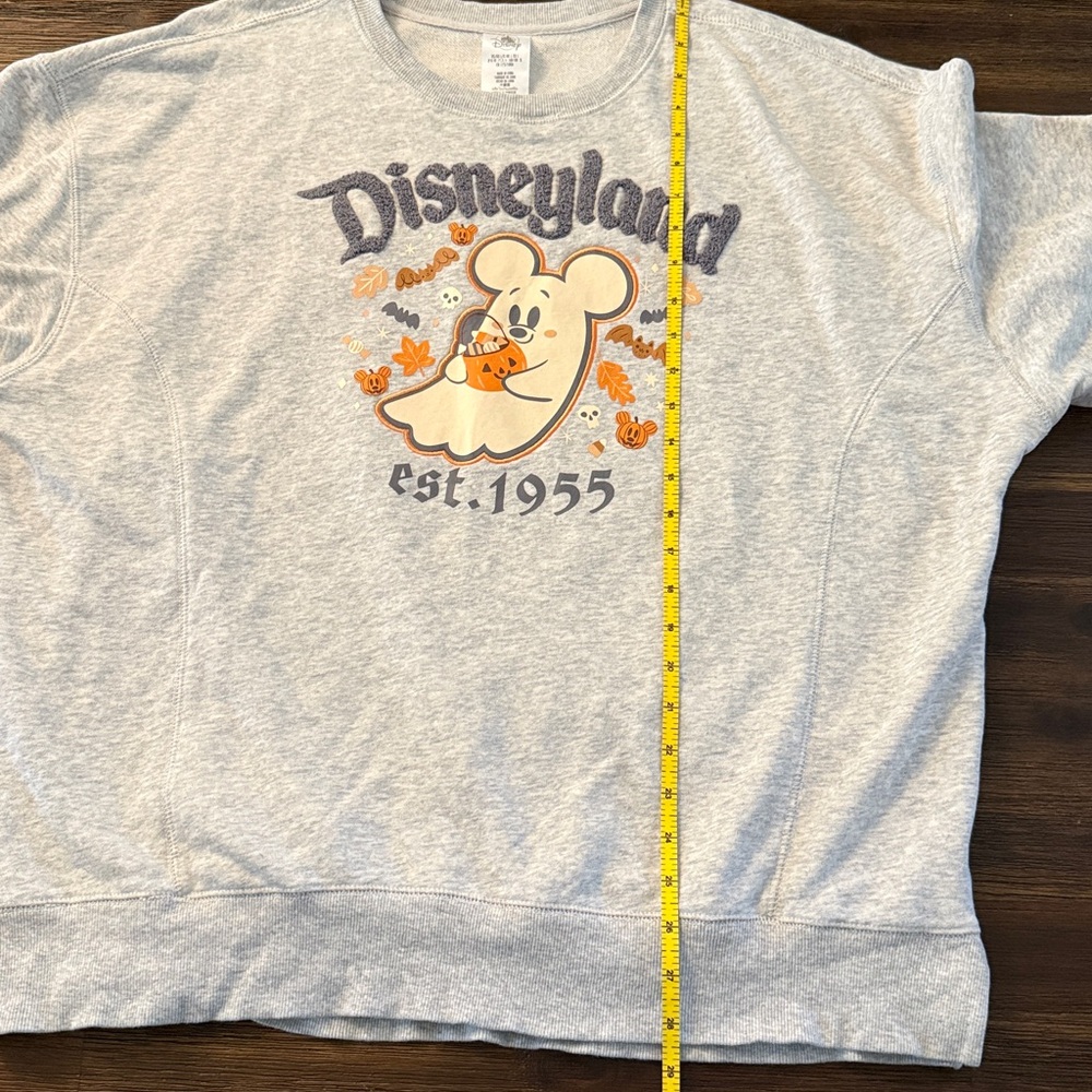 Disneyland Mickey Cutie Ghost 2025 Light Heather Gray Pullover Sweatshirt Large - Picture 10 of 15